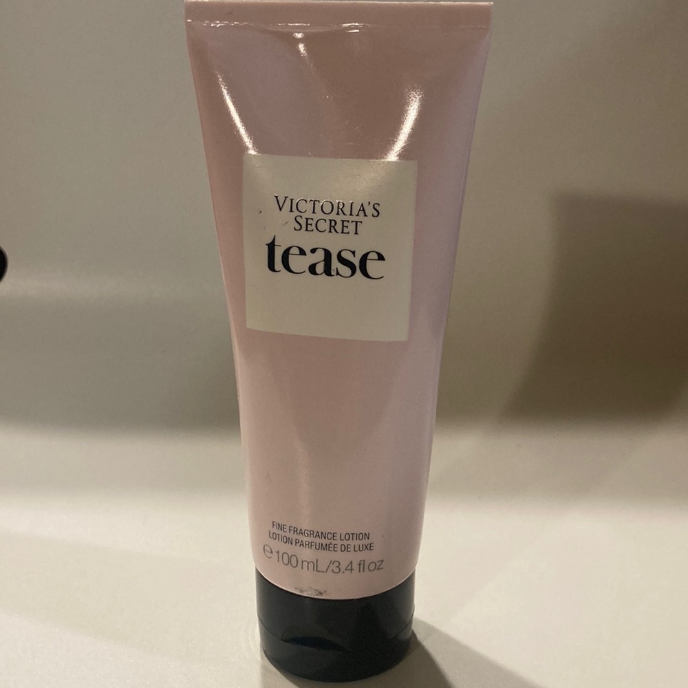 Victoria’s Secret Tease Fine Fragrance Lotion 3.4 fl oz NEW SEALED